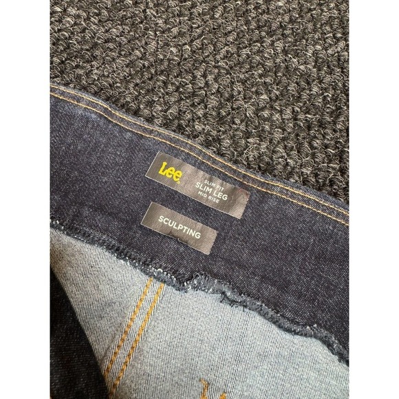 Lee Women's Sculpting Slim Fit Slim Leg Pull On Jean Mid Rise Dark Blue 36x32 - Picture 3 of 8